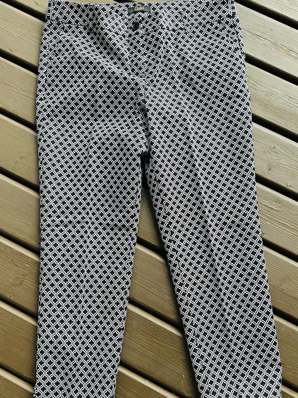 Dalia - Capri - Stretch Pants - Size 10